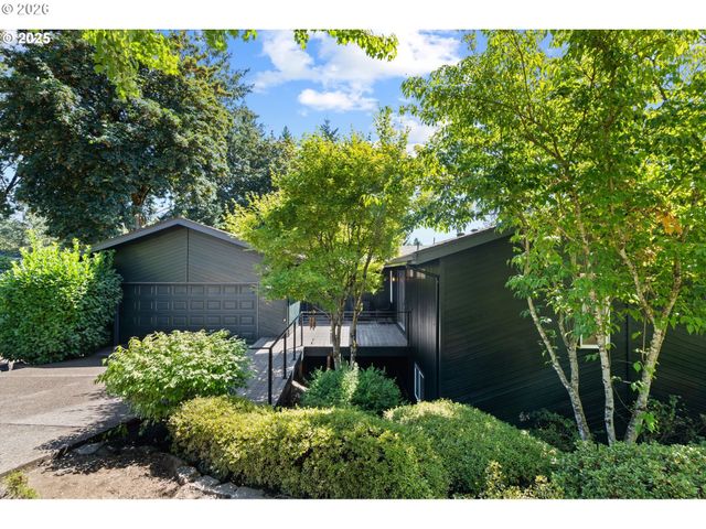 2 FALSTAFF St, Lake Oswego, OR 97035