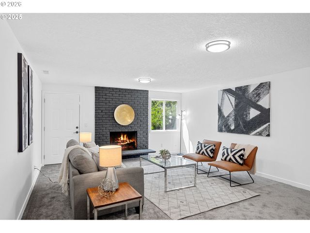 2 FALSTAFF St, Lake Oswego, OR 97035