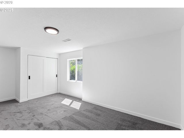 2 FALSTAFF St, Lake Oswego, OR 97035