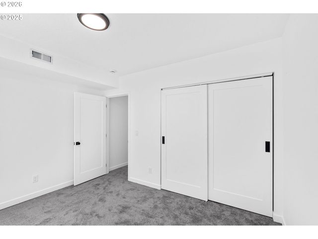 2 FALSTAFF St, Lake Oswego, OR 97035