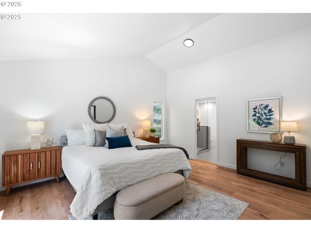 2 FALSTAFF St, Lake Oswego, OR 97035