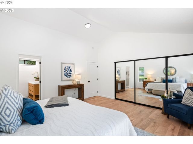 2 FALSTAFF St, Lake Oswego, OR 97035