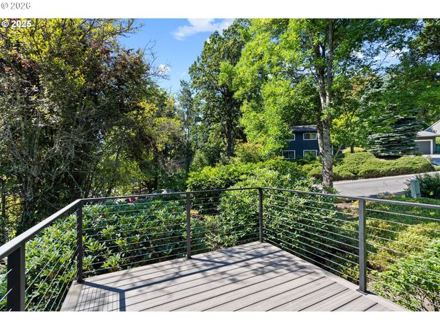 2 FALSTAFF St, Lake Oswego, OR 97035