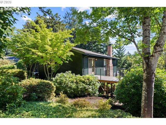 2 FALSTAFF St, Lake Oswego, OR 97035