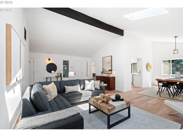 2 FALSTAFF St, Lake Oswego, OR 97035