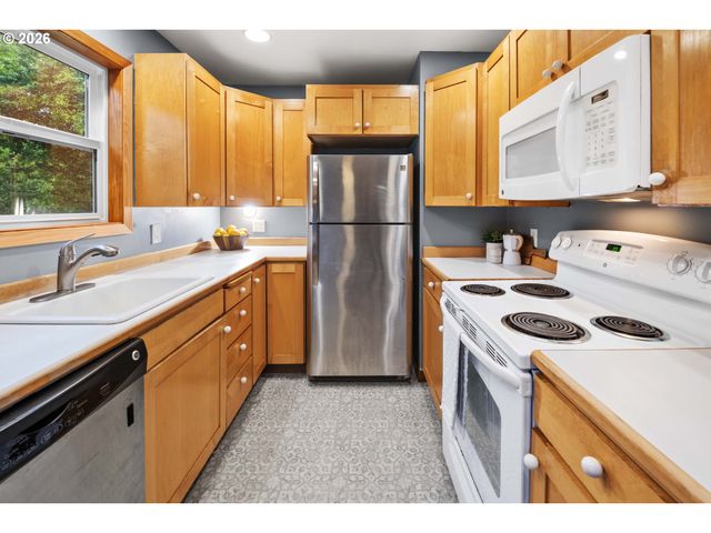 154 LEXINGTON Pl, Astoria, OR 97103