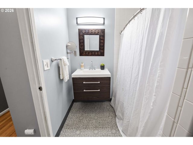 154 LEXINGTON Pl, Astoria, OR 97103