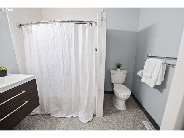 154 LEXINGTON Pl, Astoria, OR 97103