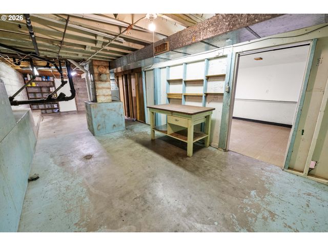 154 LEXINGTON Pl, Astoria, OR 97103