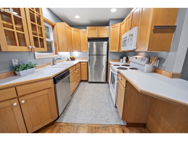 154 LEXINGTON Pl, Astoria, OR 97103