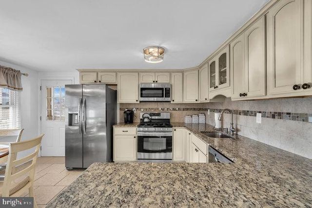 5 E VIRGINIA AVE, Long Beach Township, NJ 08008