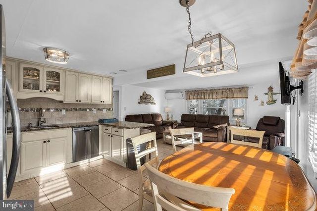 5 E VIRGINIA AVE, Long Beach Township, NJ 08008