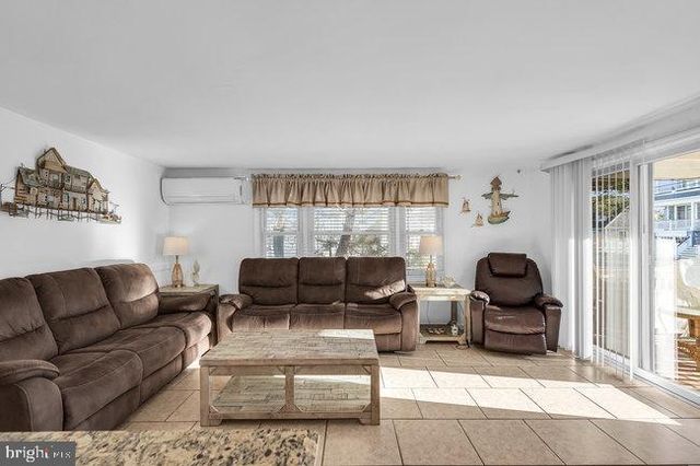 5 E VIRGINIA AVE, Long Beach Township, NJ 08008