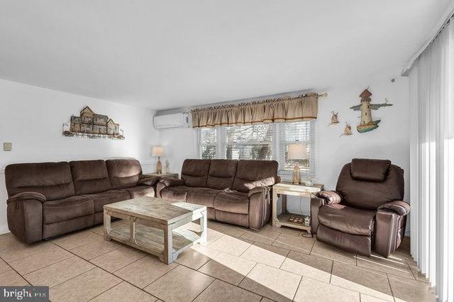 5 E VIRGINIA AVE, Long Beach Township, NJ 08008