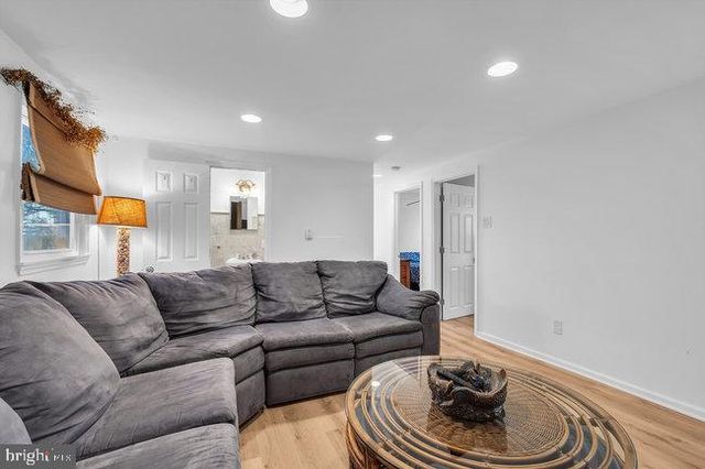 5 E VIRGINIA AVE, Long Beach Township, NJ 08008