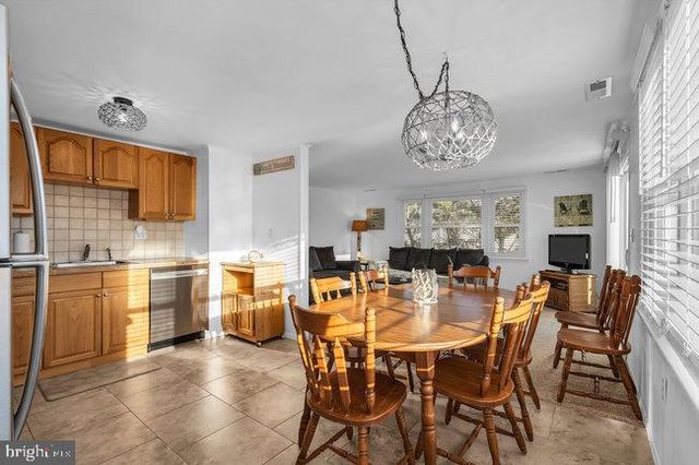 5 E VIRGINIA AVE, Long Beach Township, NJ 08008