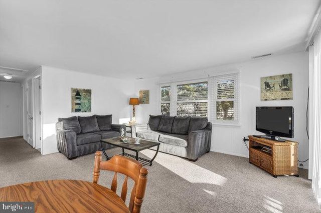 5 E VIRGINIA AVE, Long Beach Township, NJ 08008