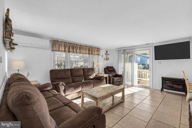 5 E VIRGINIA AVE, Long Beach Township, NJ 08008