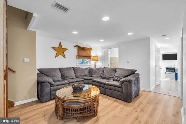 5 E VIRGINIA AVE, Long Beach Township, NJ 08008