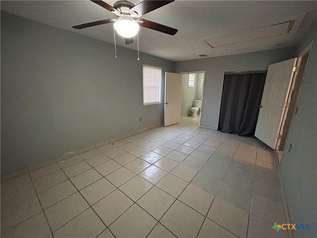 705 E Hiller, Victoria, TX 77901