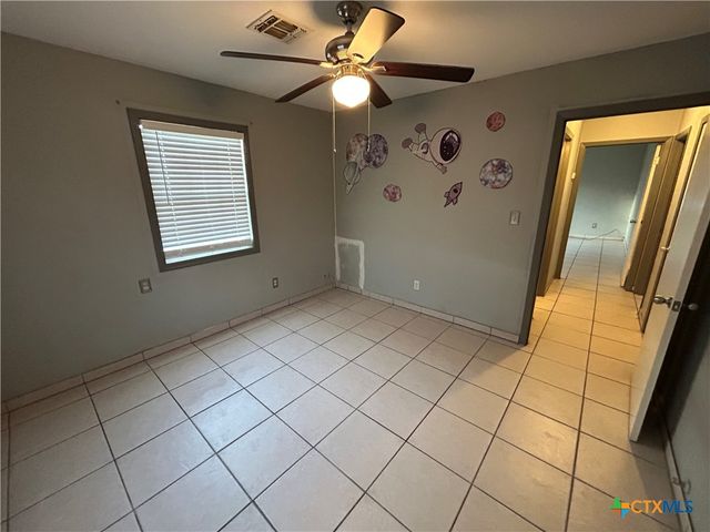 705 E Hiller, Victoria, TX 77901