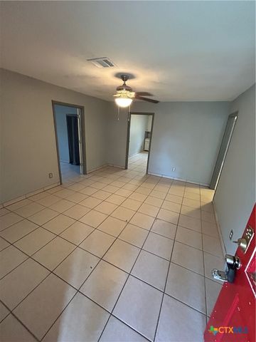 705 E Hiller, Victoria, TX 77901