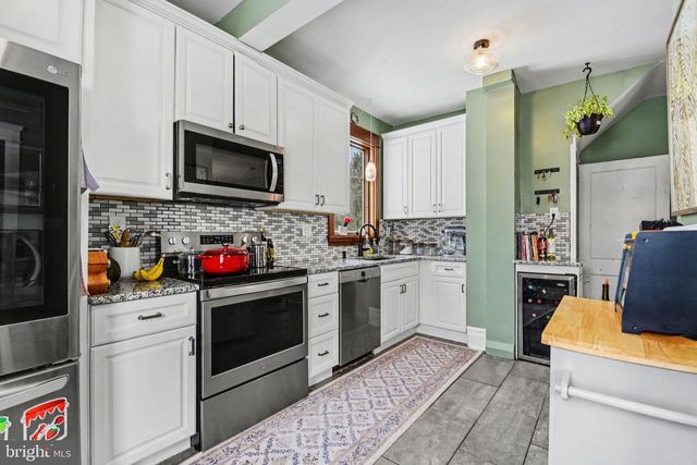 1656 MAIN ST, Mechanicsburg, PA 17055