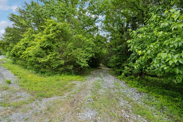 180 Lake Hollow, Woodbury, TN 37190