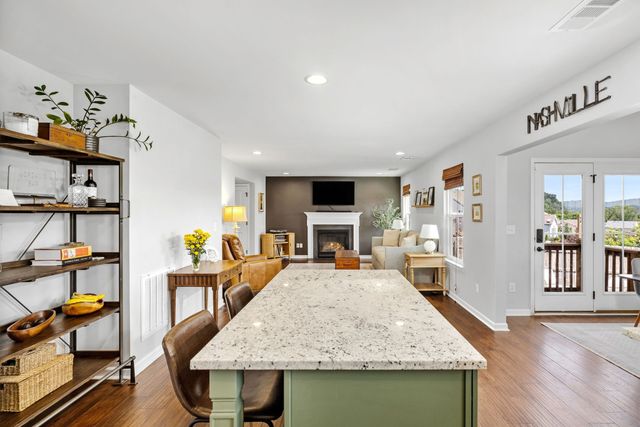 924 Fairdale Ct, Nashville, TN 37221
