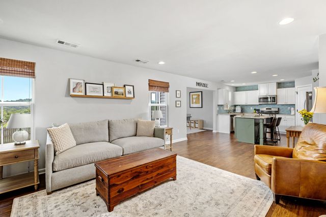 924 Fairdale Ct, Nashville, TN 37221