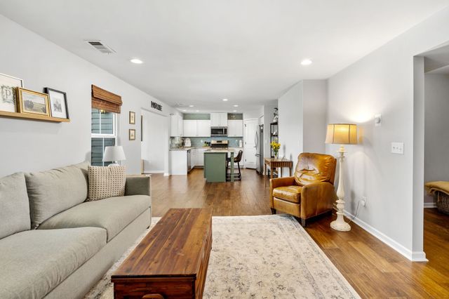 924 Fairdale Ct, Nashville, TN 37221