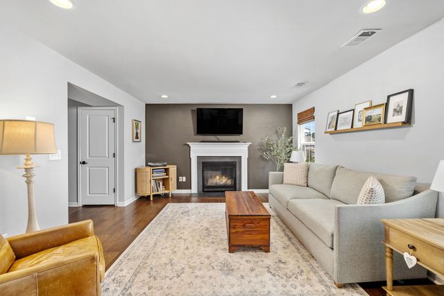 924 Fairdale Ct, Nashville, TN 37221