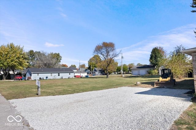 345 S Railroad Street, Atlanta, IN 46031