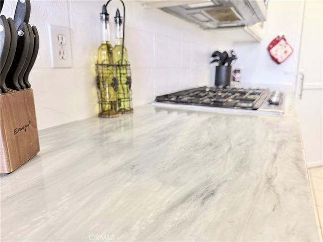 7915 Outpost Road, Oak Hills, CA 92344