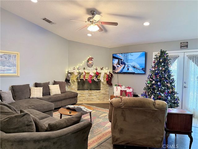 7915 Outpost Road, Oak Hills, CA 92344