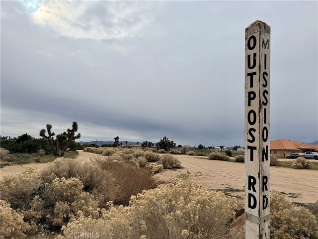 7915 Outpost Road, Oak Hills, CA 92344