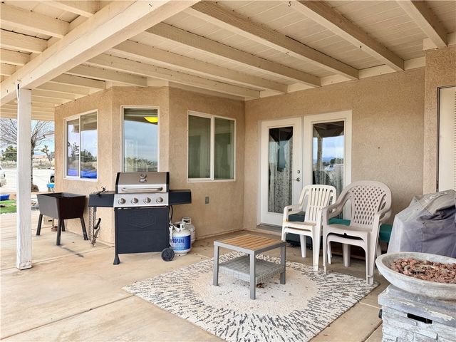 7915 Outpost Road, Oak Hills, CA 92344