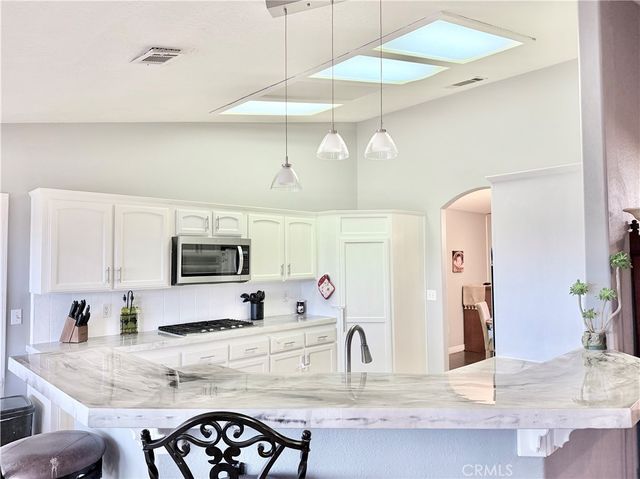 7915 Outpost Road, Oak Hills, CA 92344