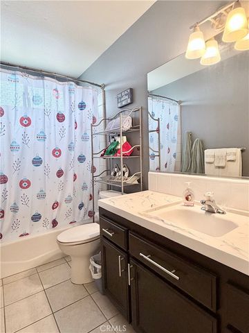 7915 Outpost Road, Oak Hills, CA 92344