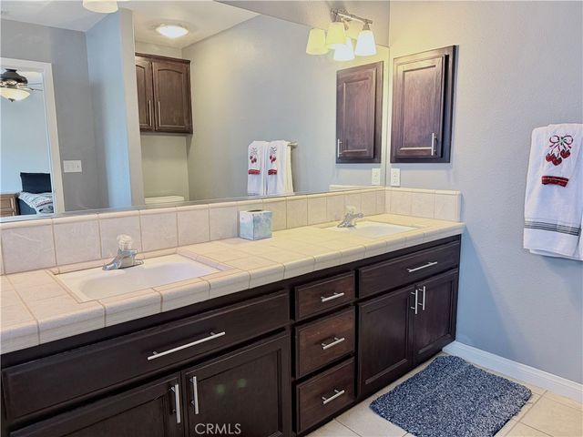 7915 Outpost Road, Oak Hills, CA 92344