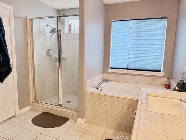 7915 Outpost Road, Oak Hills, CA 92344