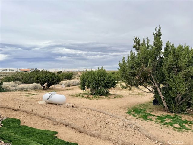 7915 Outpost Road, Oak Hills, CA 92344