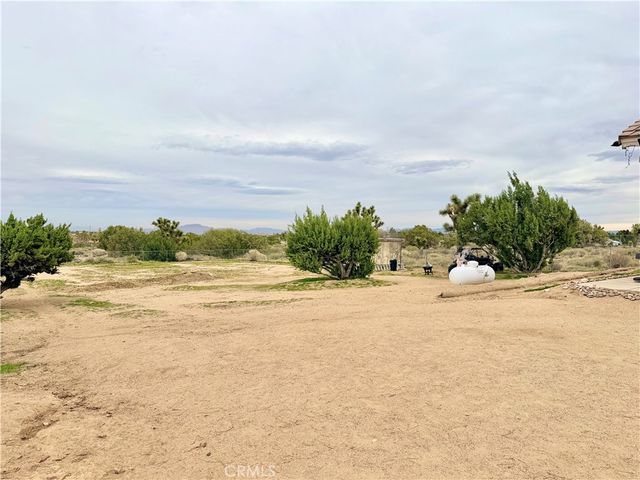 7915 Outpost Road, Oak Hills, CA 92344