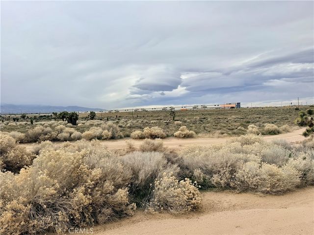 7915 Outpost Road, Oak Hills, CA 92344