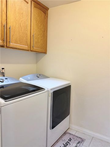 7915 Outpost Road, Oak Hills, CA 92344