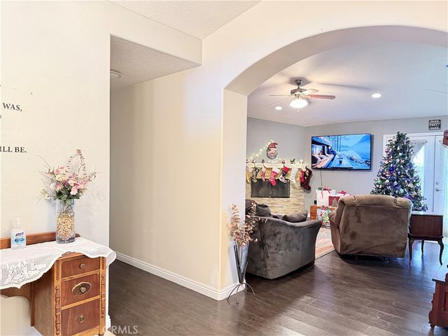 7915 Outpost Road, Oak Hills, CA 92344