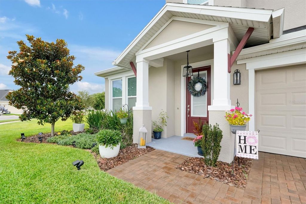 Image 3 of property listing at 17807 PASSIONFLOWER CIRCLE, Clermont, FL 34714