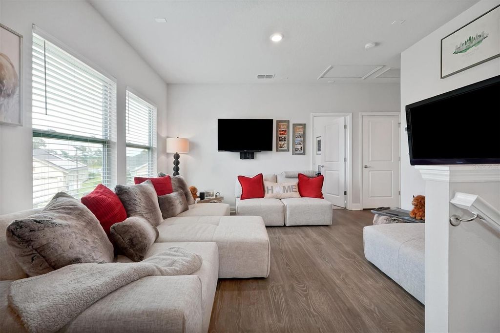 Image 25 of property listing at 17807 PASSIONFLOWER CIRCLE, Clermont, FL 34714