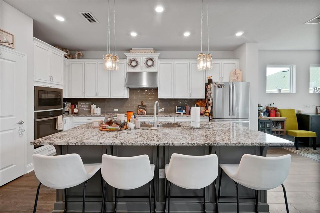 Image 9 of property listing at 17807 PASSIONFLOWER CIRCLE, Clermont, FL 34714