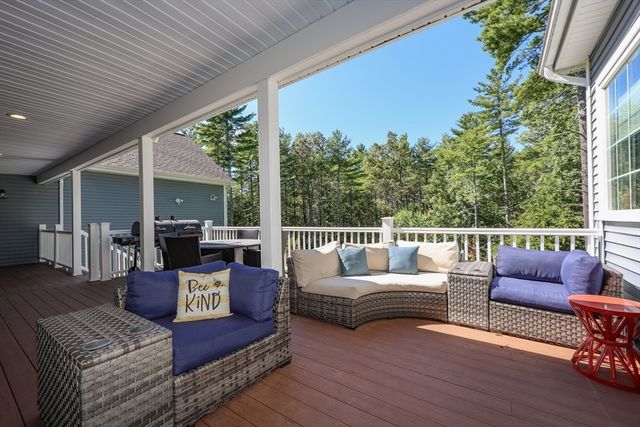 18 Highclere Rd, Windham, NH 03087